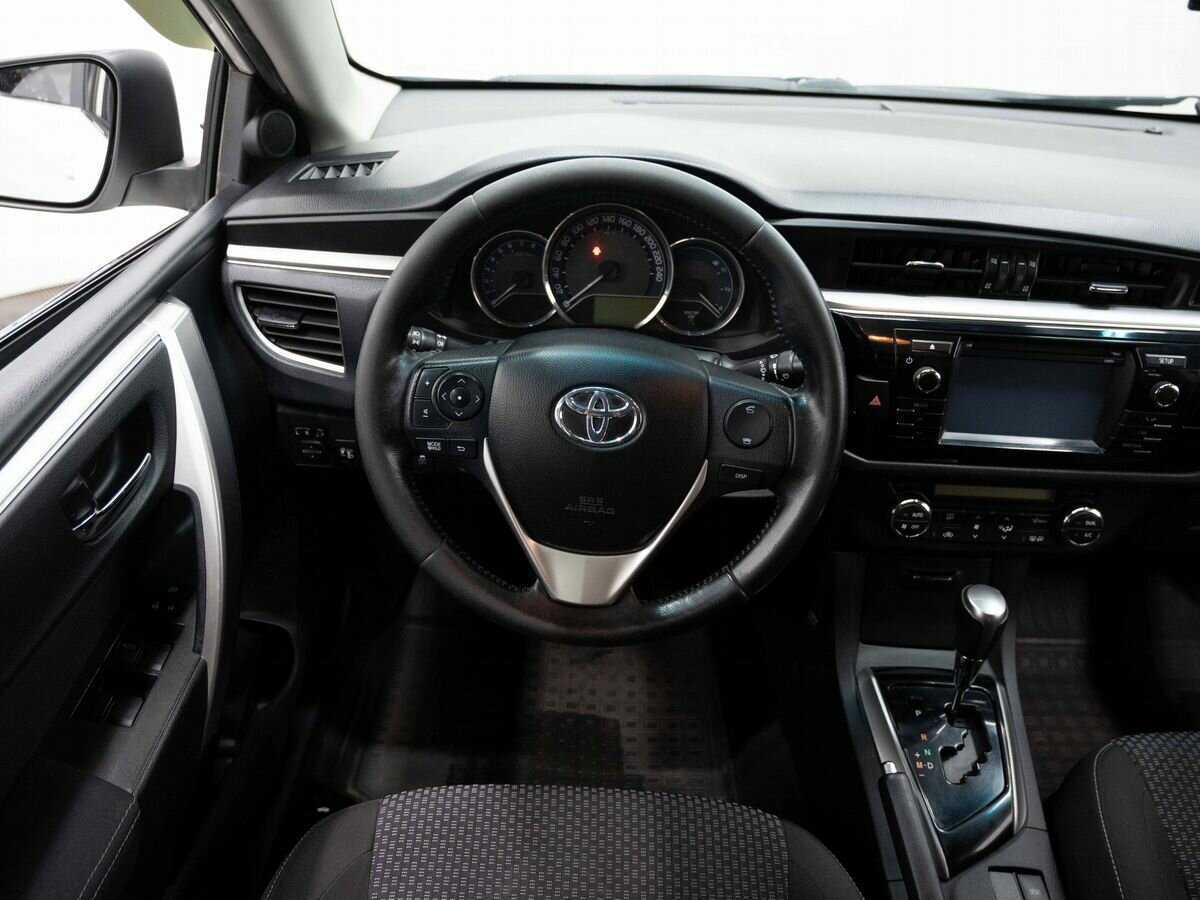 Toyota Corolla с пробегом — 2013 год. Фото: #15