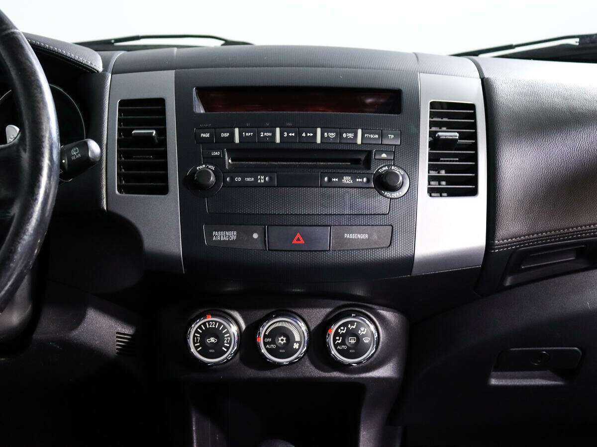 Mitsubishi Outlander с пробегом — 2011 год. Фото: #10