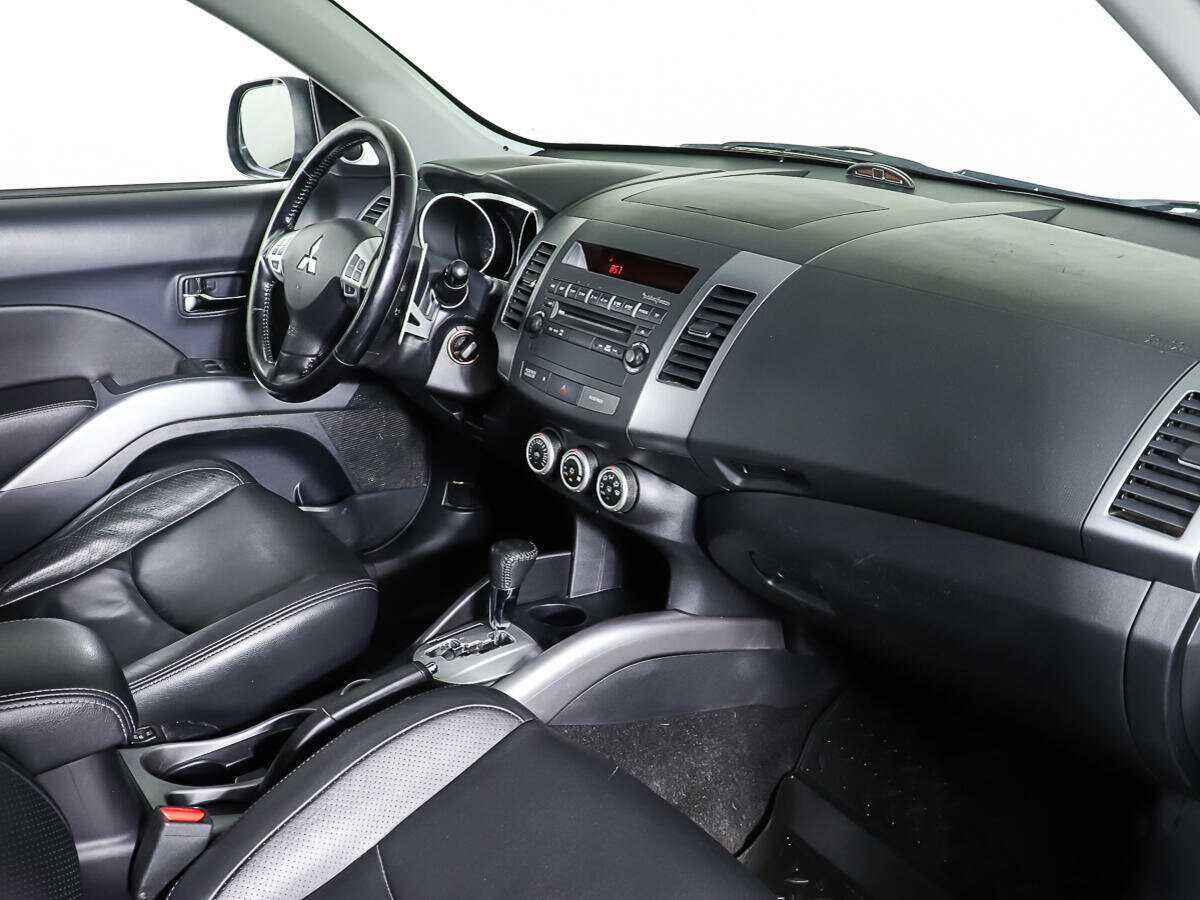 Mitsubishi Outlander с пробегом — 2008 год. Фото: #8