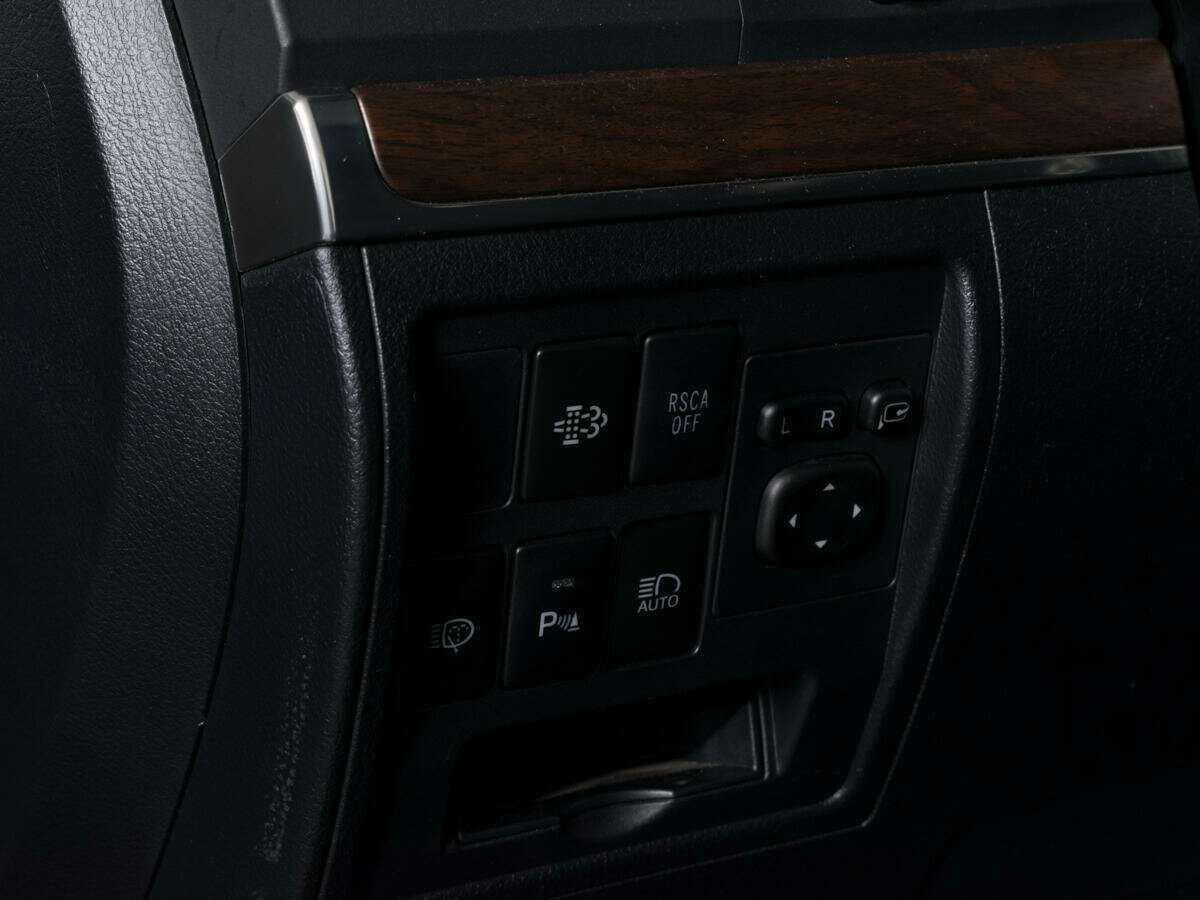 Toyota Land Cruiser с пробегом — 2015 год. Фото: #18
