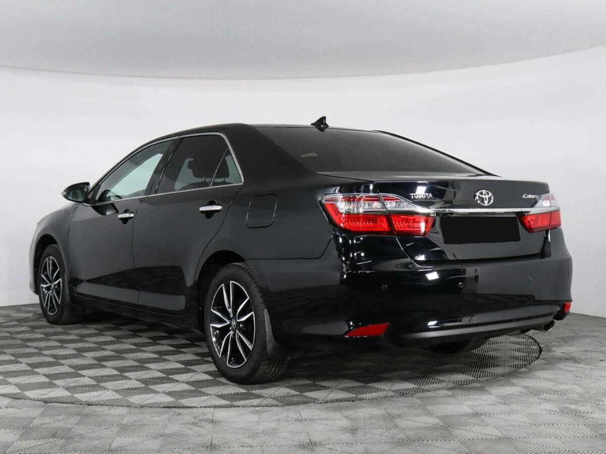 Toyota Camry с пробегом — 2016 год. Фото: #6