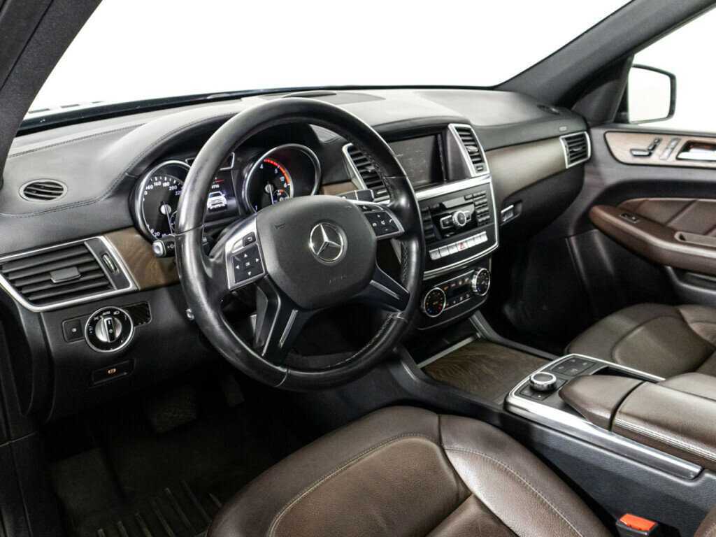 Mercedes-Benz GL-Класс с пробегом — 2015 год. Фото: #10