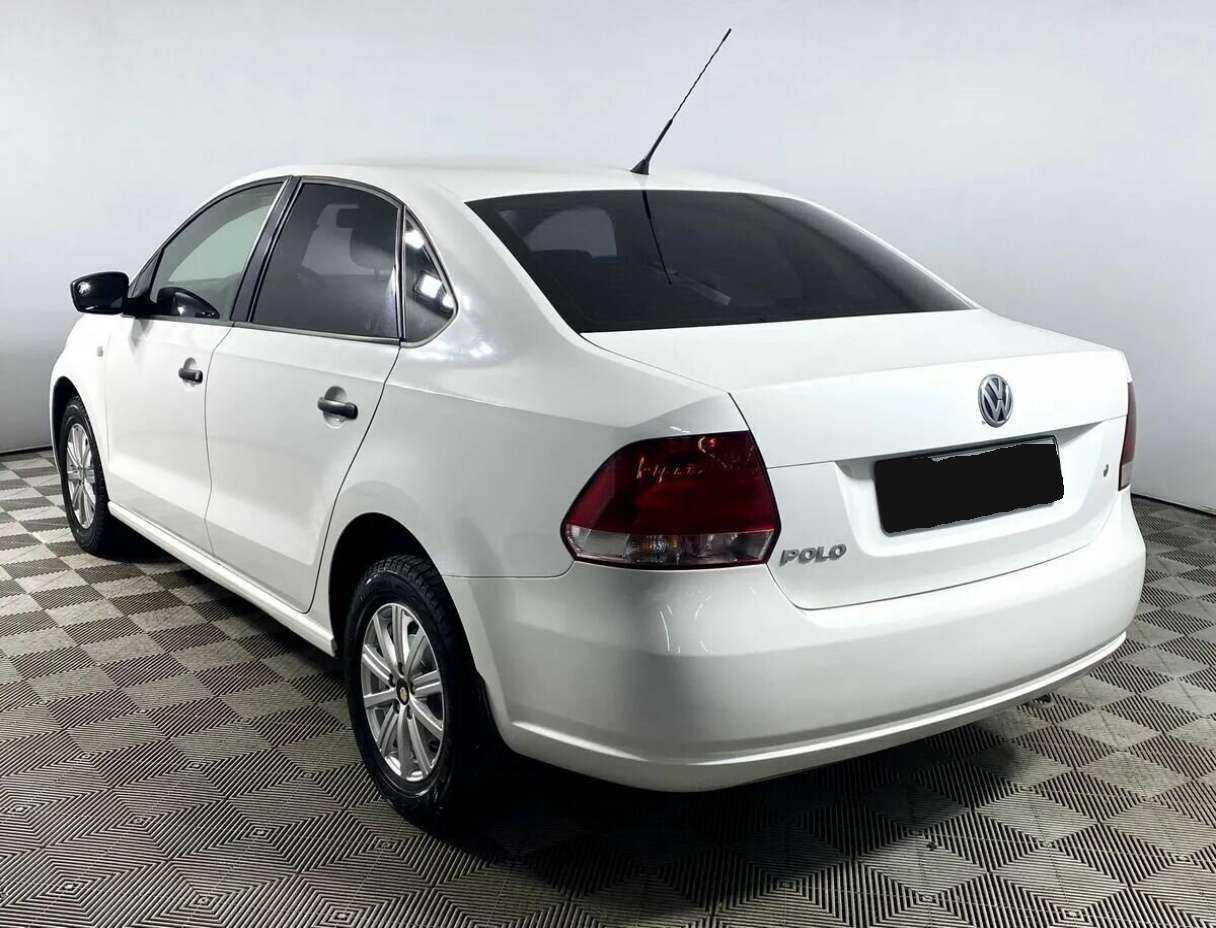 Volkswagen Polo с пробегом — 2011 год. Фото: #5