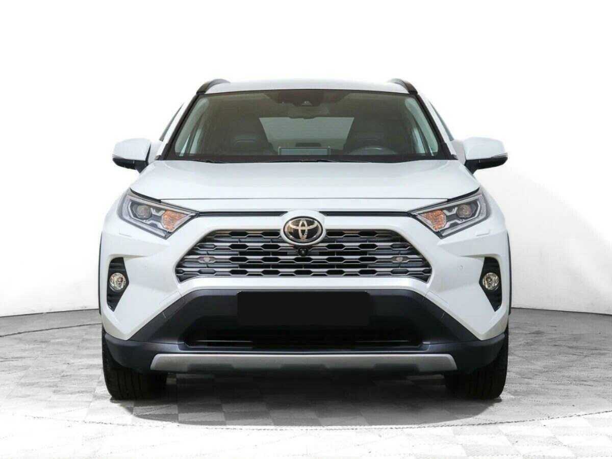 Toyota RAV4 с пробегом — 2020 год. Фото: #1