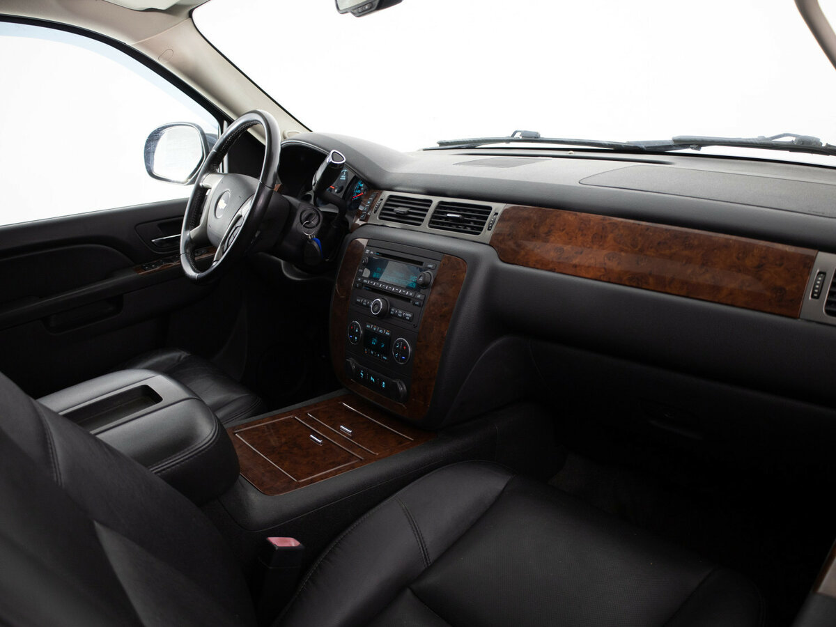 Chevrolet Tahoe с пробегом — 2012 год. Фото: #15