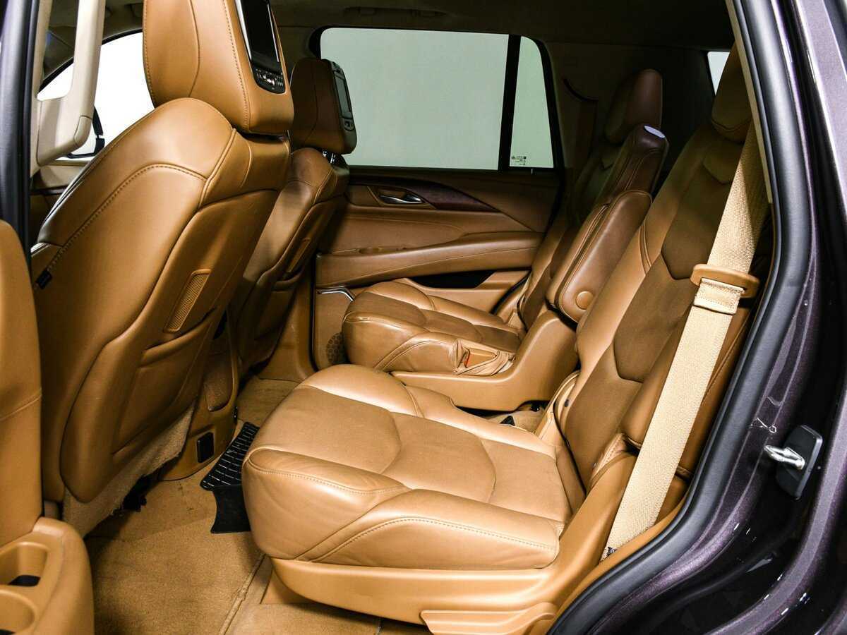 Cadillac Escalade с пробегом — 2016 год. Фото: #9