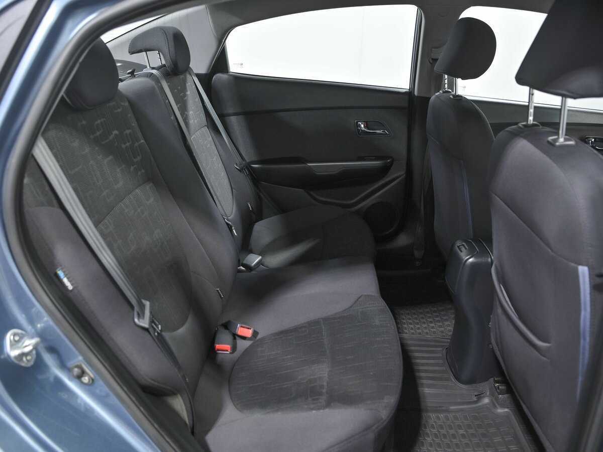 Kia Rio с пробегом — 2012 год. Фото: #12