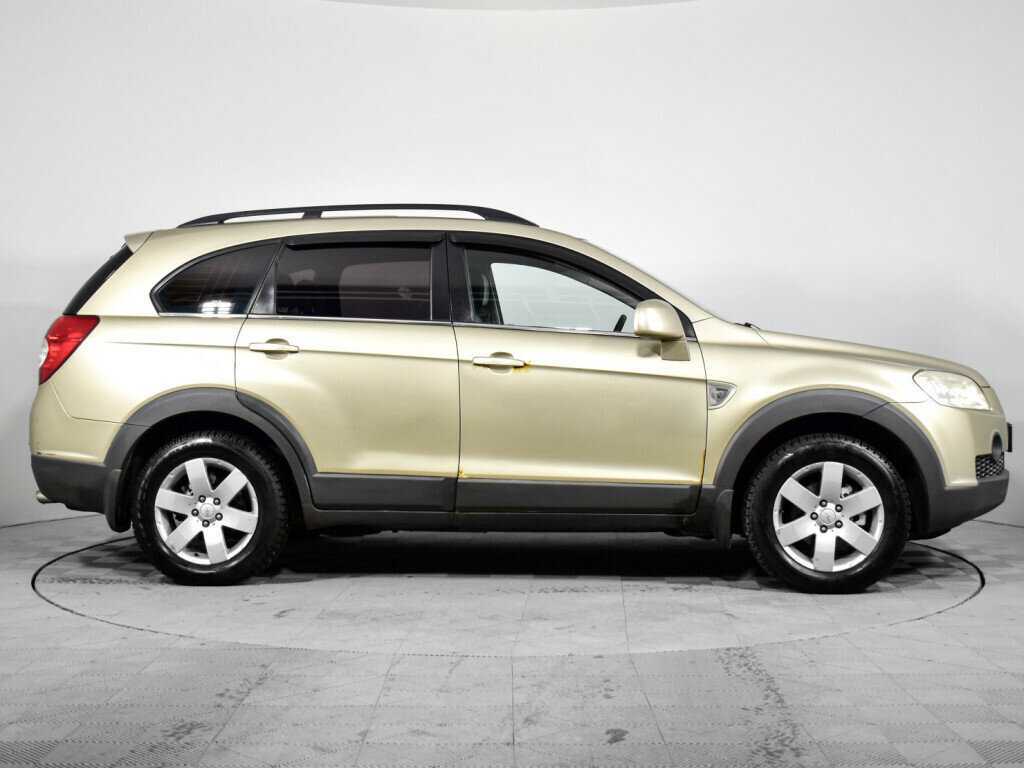 Chevrolet Captiva с пробегом — 2008 год. Фото: #2