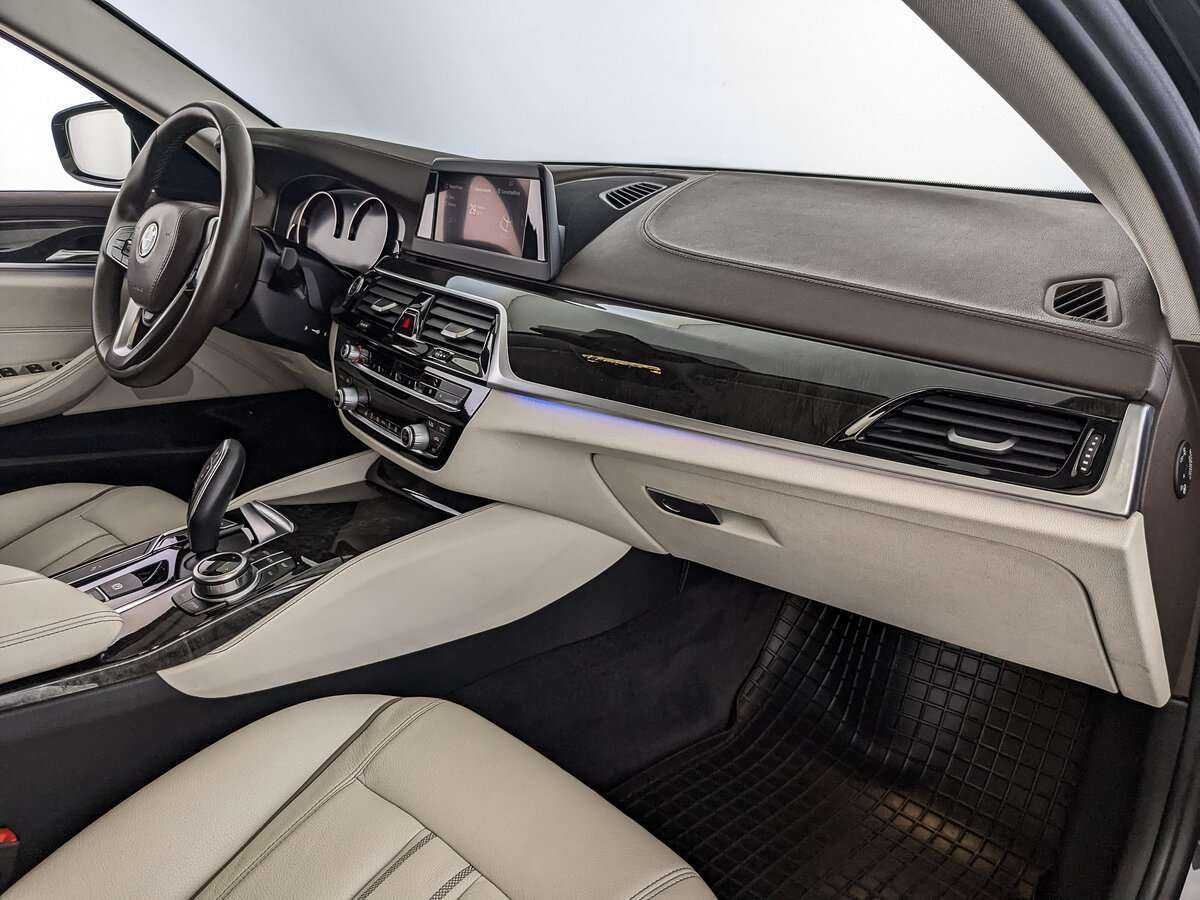 BMW 5 серии с пробегом — 2017 год. Фото: #8