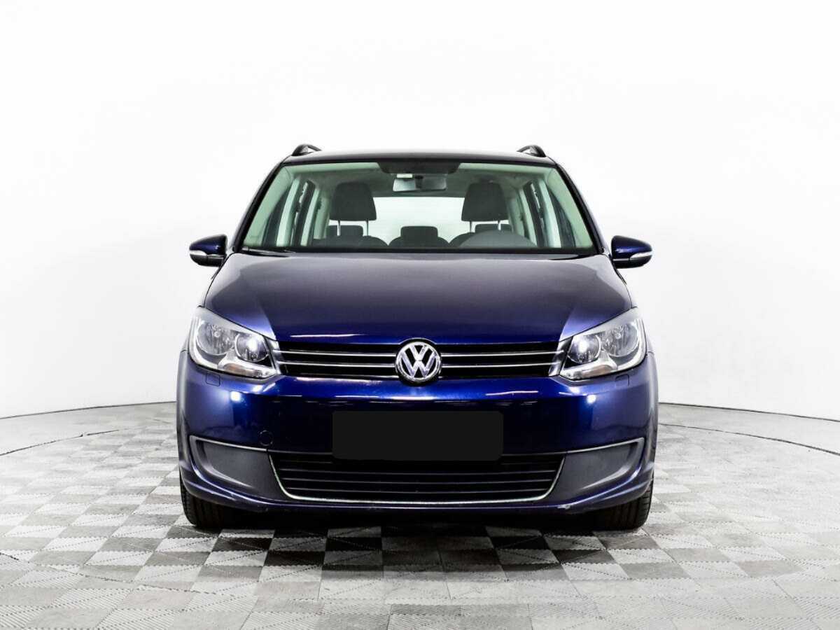 Volkswagen Touran с пробегом — 2012 год. Фото: #1