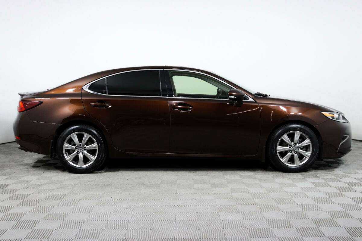 Lexus ES с пробегом — 2016 год. Фото: #3