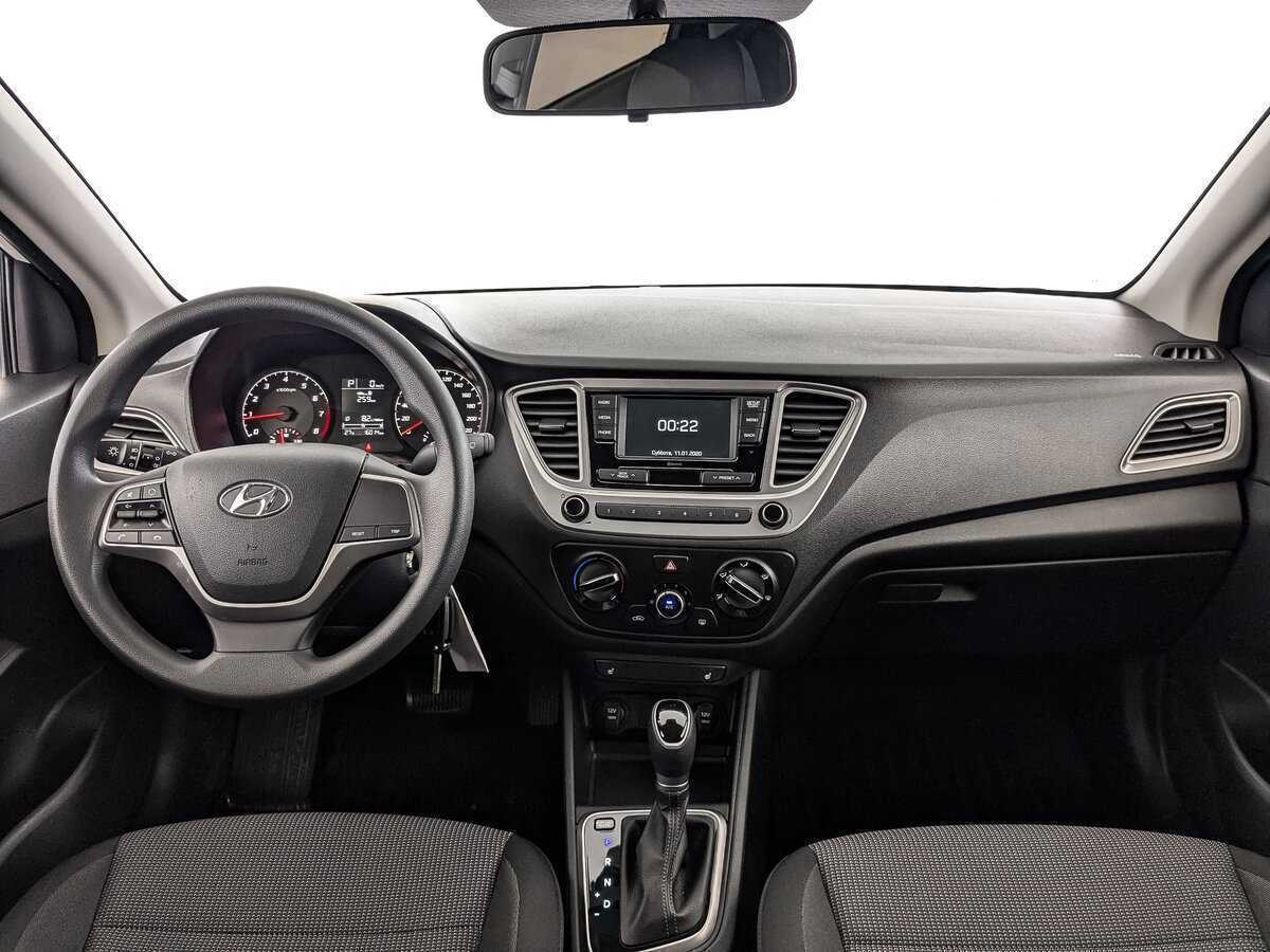 Hyundai Solaris с пробегом — 2022 год. Фото: #9