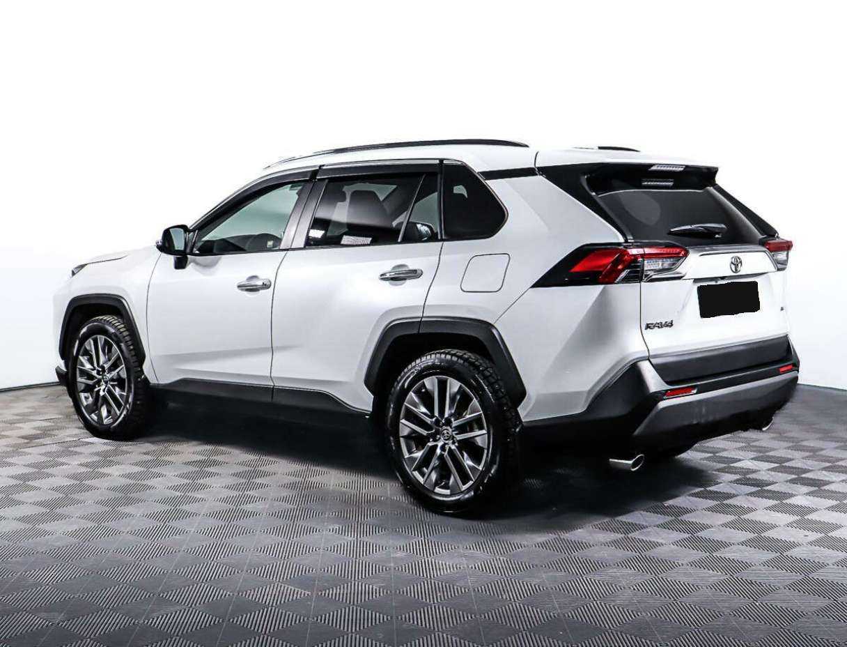 Toyota RAV4 с пробегом — 2021 год. Фото: #6