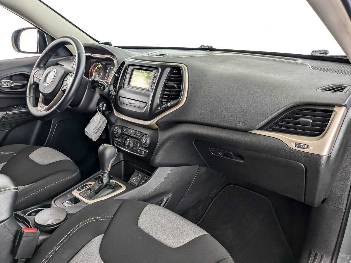 Jeep Cherokee с пробегом — 2014 год. Фото: #10