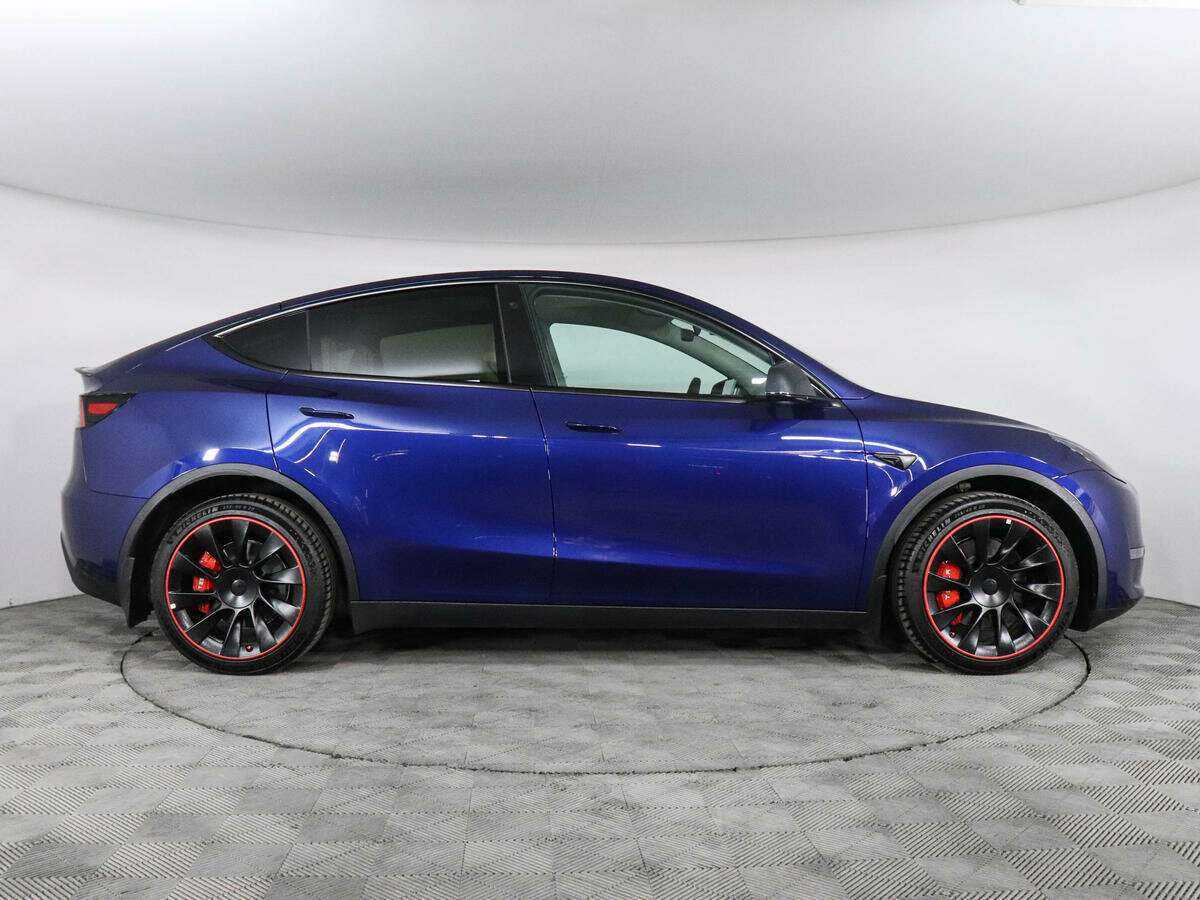 Tesla Model Y с пробегом — 2023 год. Фото: #3