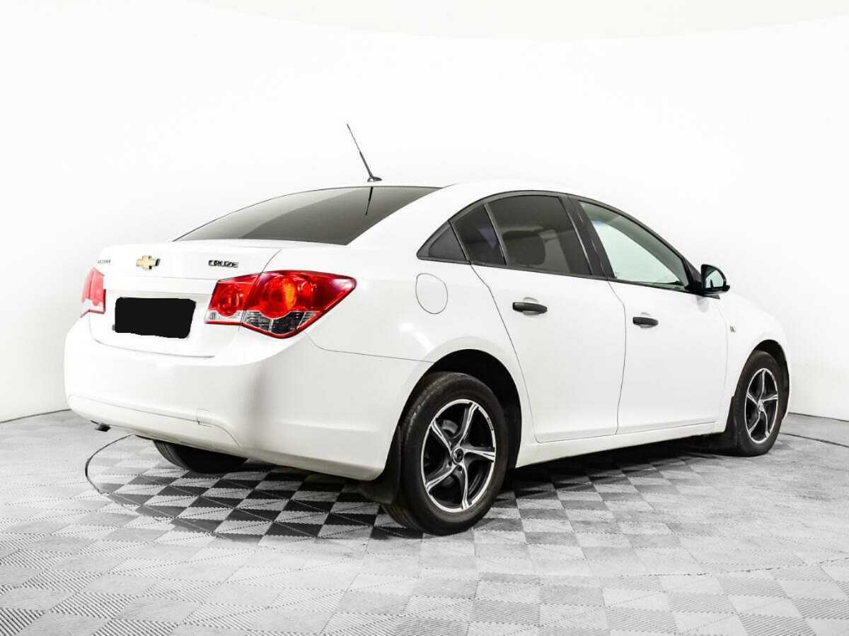 Chevrolet Cruze с пробегом — 2010 год. Фото: #4