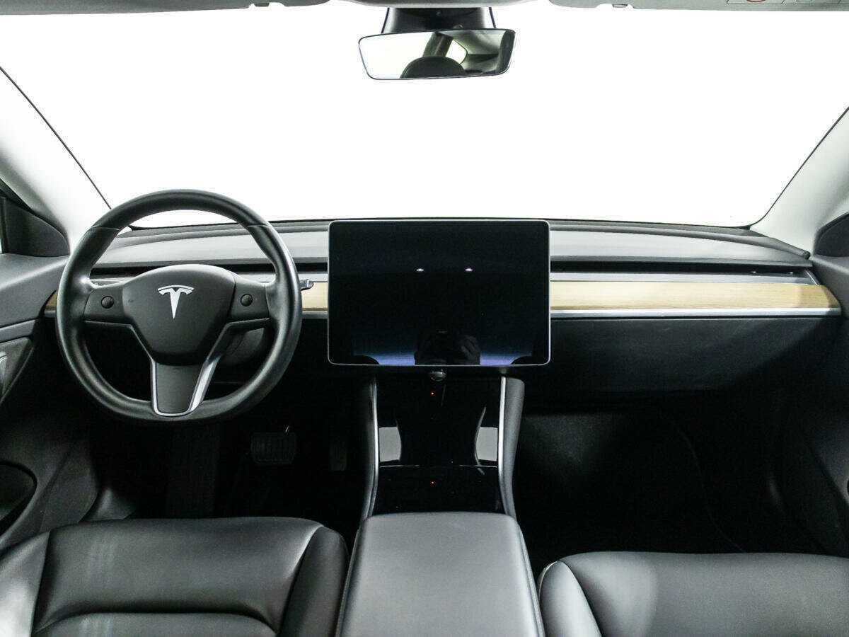 Tesla Model 3 с пробегом — 2019 год. Фото: #12