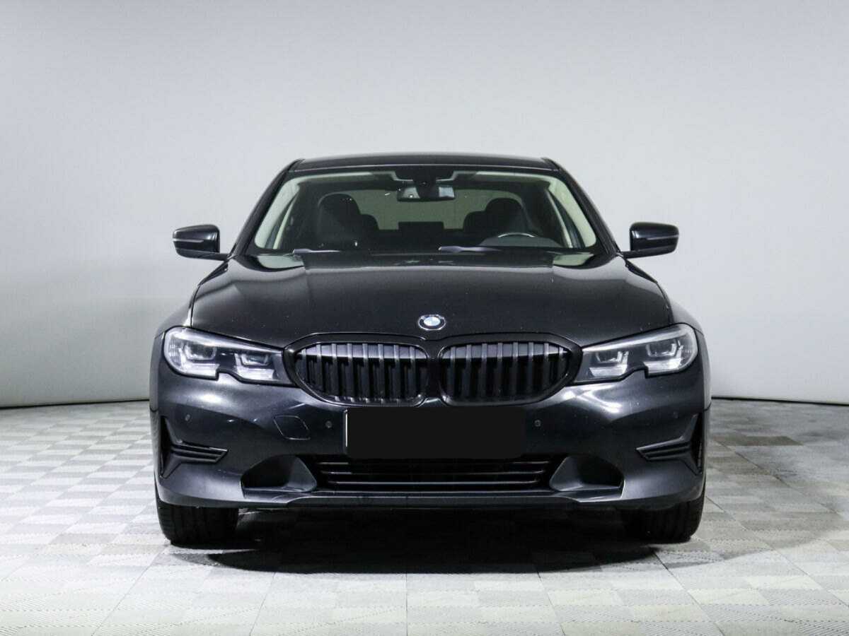 BMW 3 серии с пробегом — 2020 год. Фото: #1