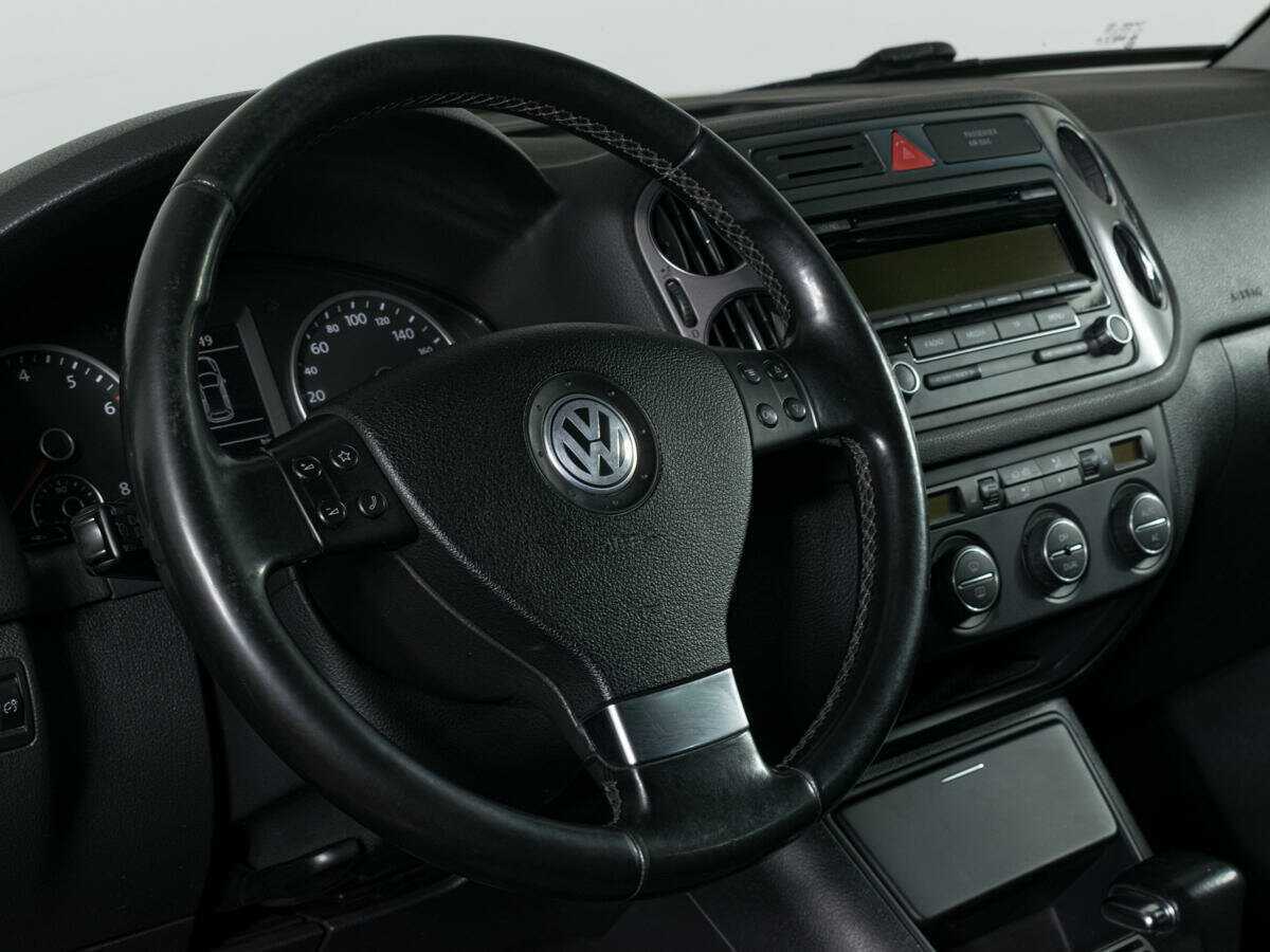 Volkswagen Tiguan с пробегом — 2009 год. Фото: #11