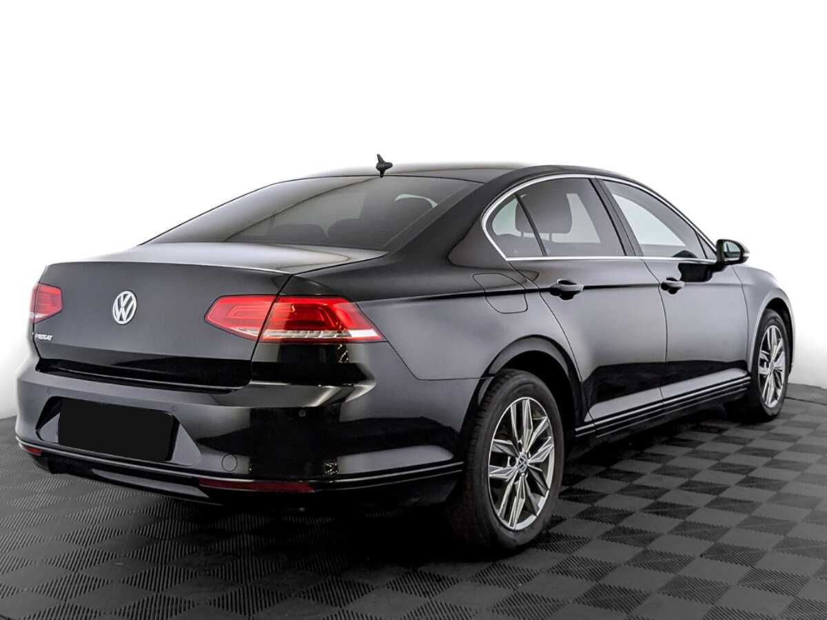 Volkswagen Passat с пробегом — 2018 год. Фото: #4