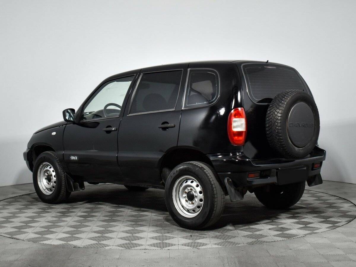 Chevrolet Niva с пробегом — 2005 год. Фото: #6