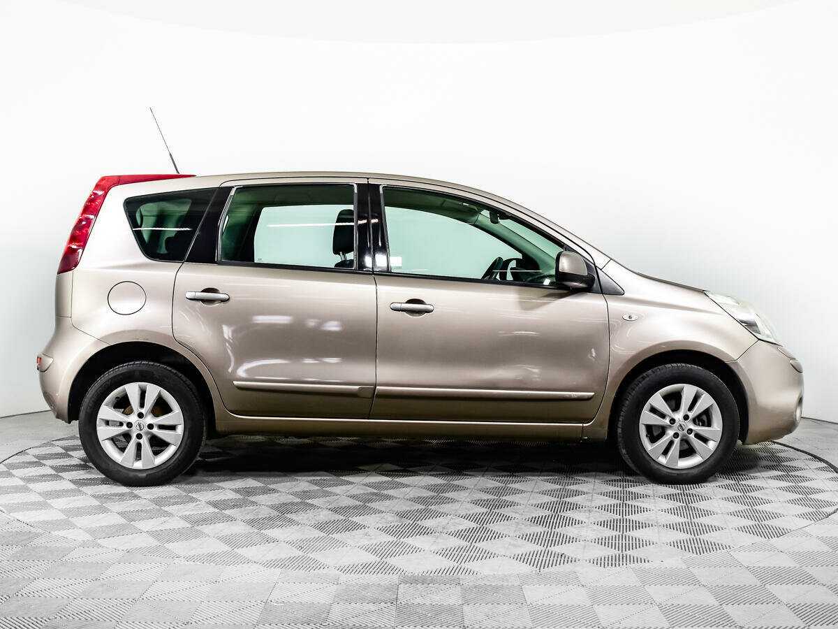 Nissan Note с пробегом — 2011 год. Фото: #3