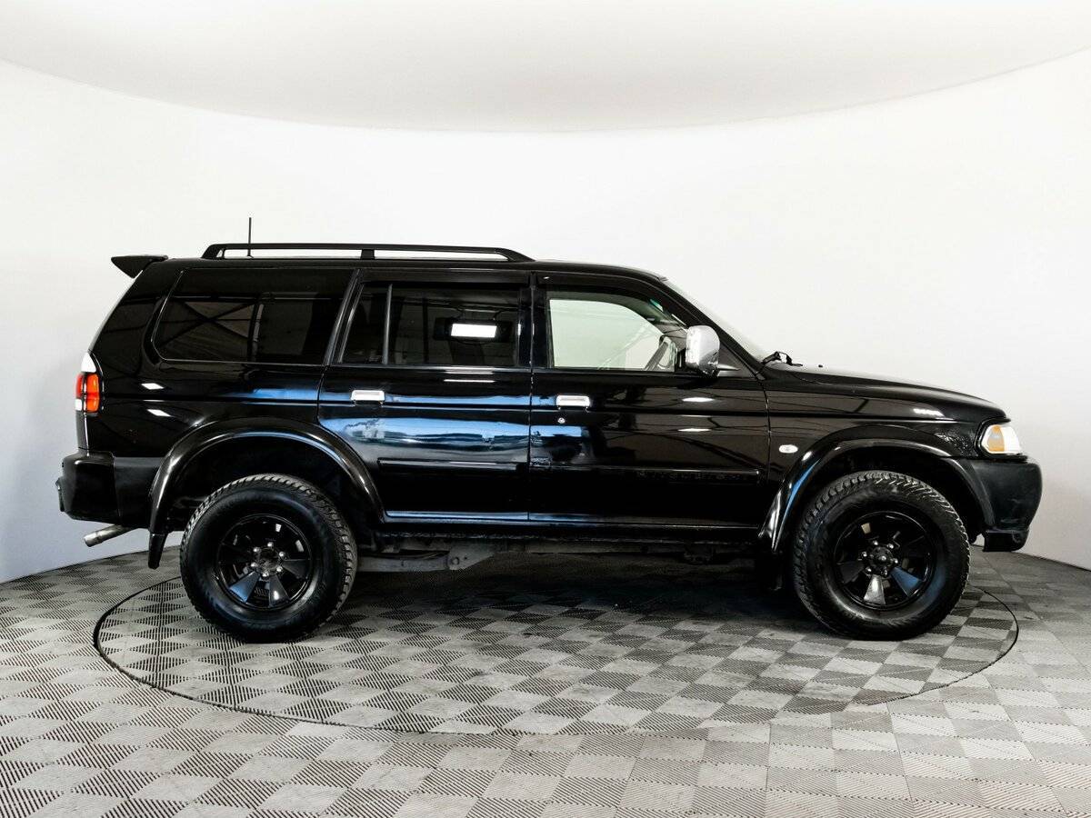 Mitsubishi Pajero Sport с пробегом — 2007 год. Фото: #3