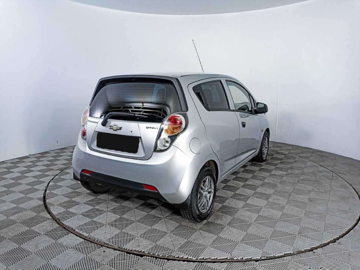 Chevrolet Spark с пробегом — 2011 год. Фото: #4