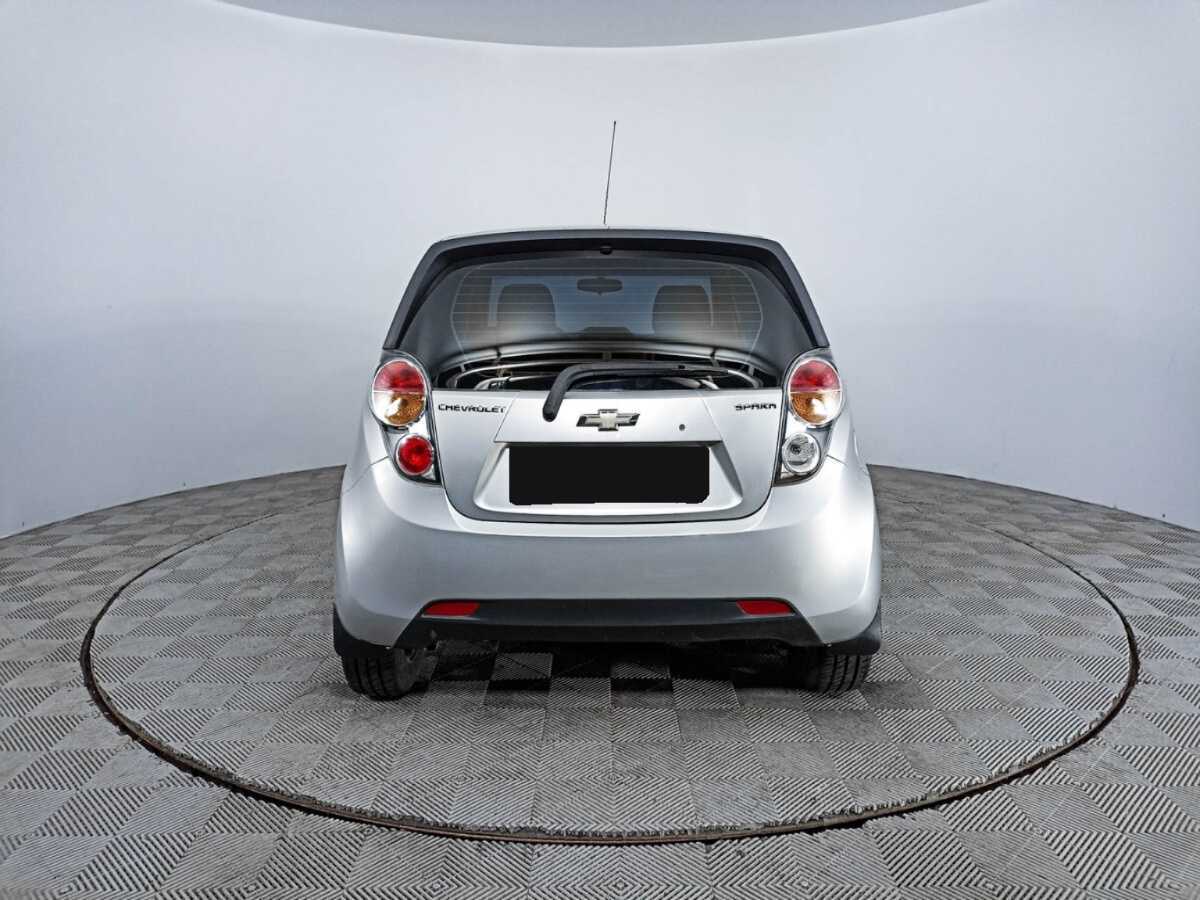 Chevrolet Spark с пробегом — 2011 год. Фото: #5