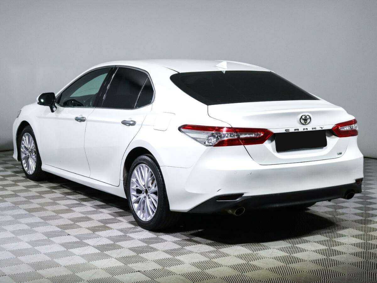 Toyota Camry с пробегом — 2019 год. Фото: #5