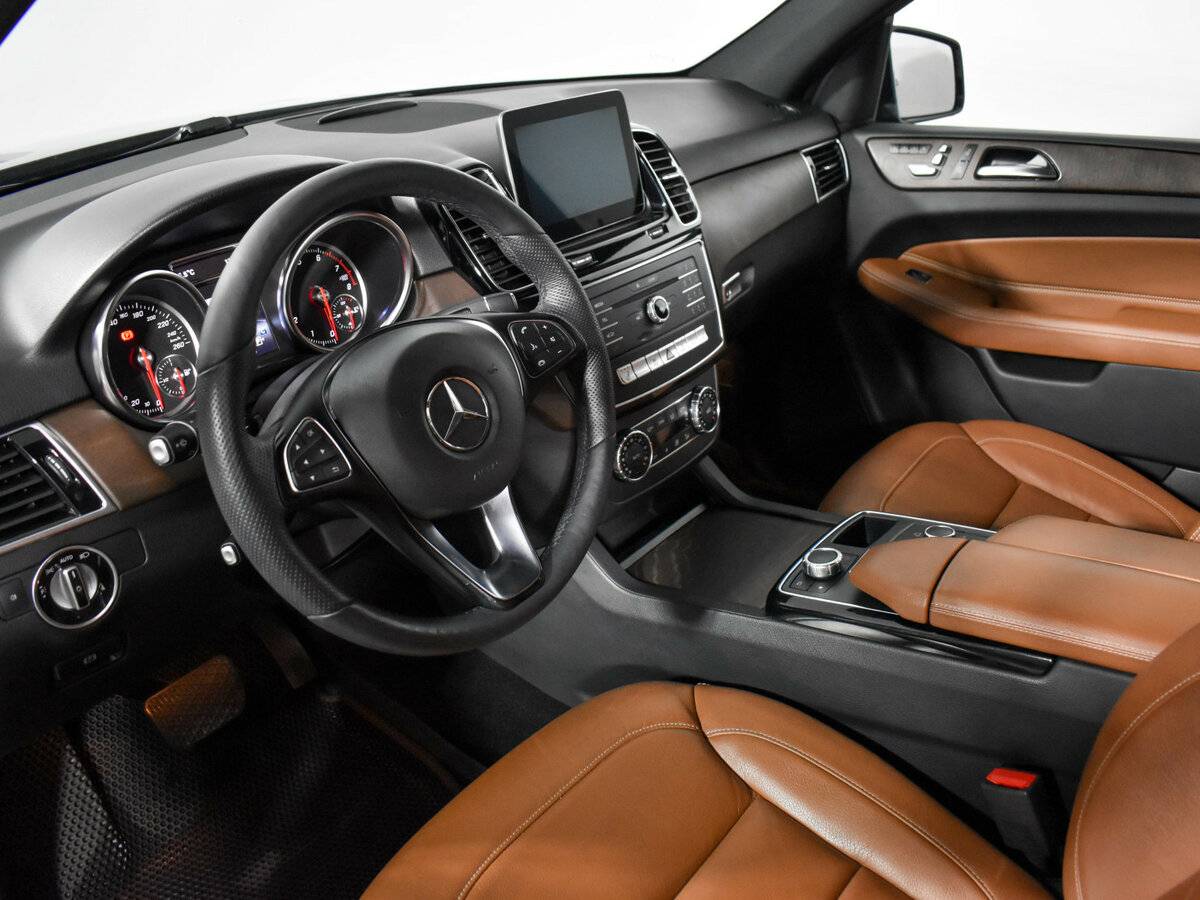 Mercedes-Benz GLE с пробегом — 2017 год. Фото: #6