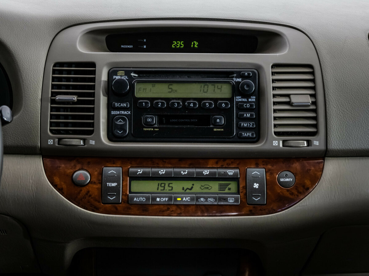 Toyota Camry с пробегом — 2003 год. Фото: #8