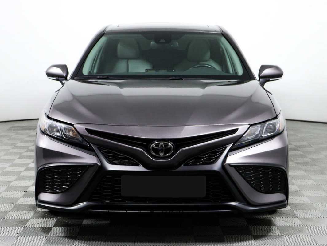 Toyota Camry с пробегом — 2021 год. Фото: #1