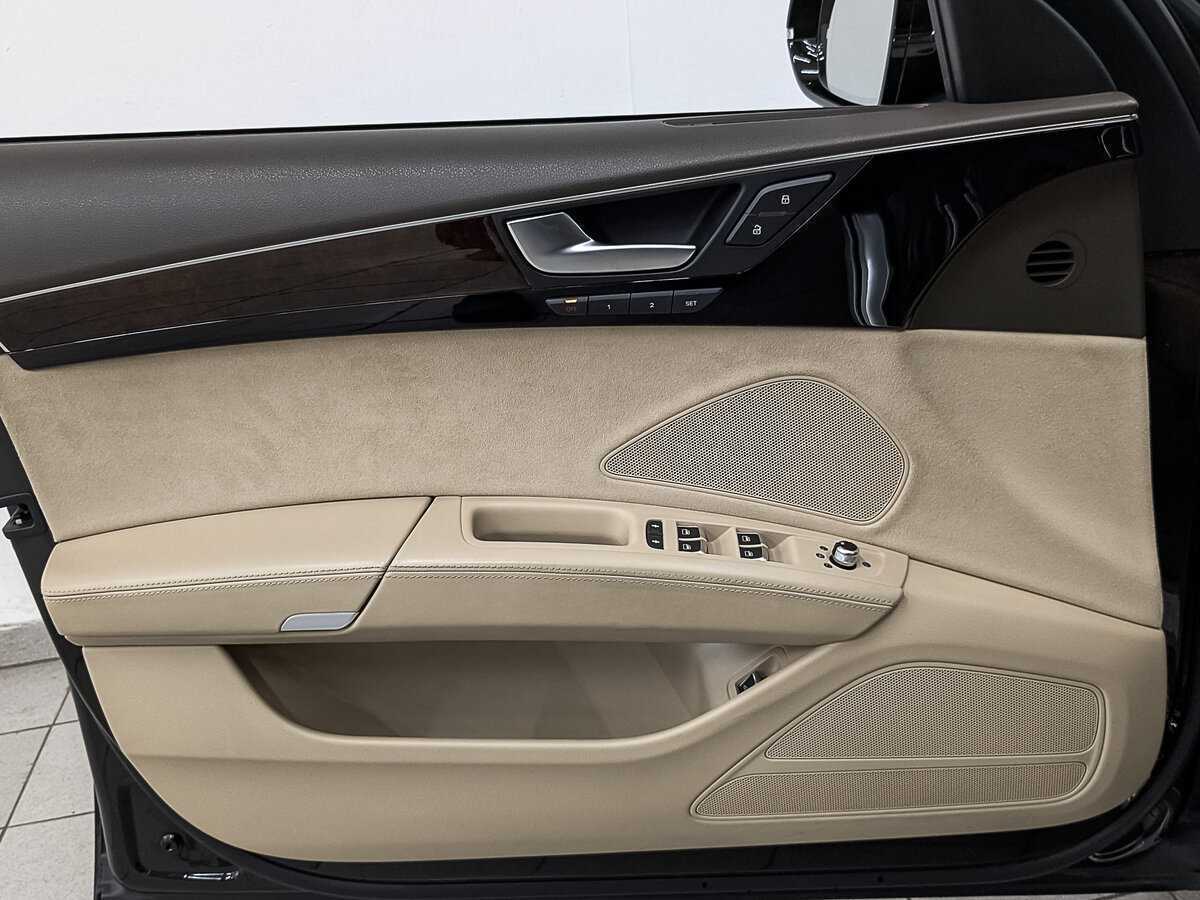 Audi A8 с пробегом — 2014 год. Фото: #18