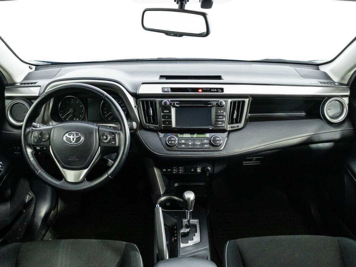Toyota RAV4 с пробегом — 2016 год. Фото: #12