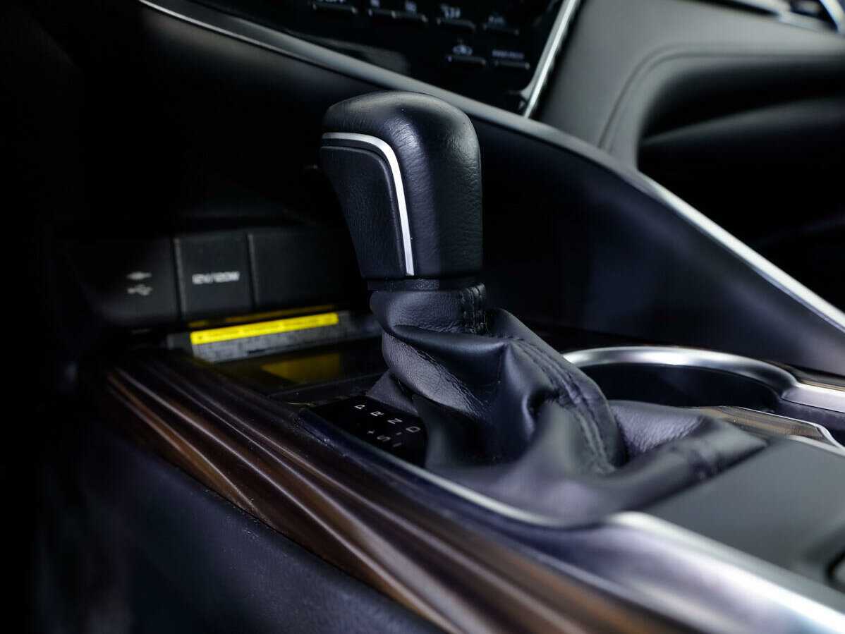 Toyota Camry с пробегом — 2019 год. Фото: #24