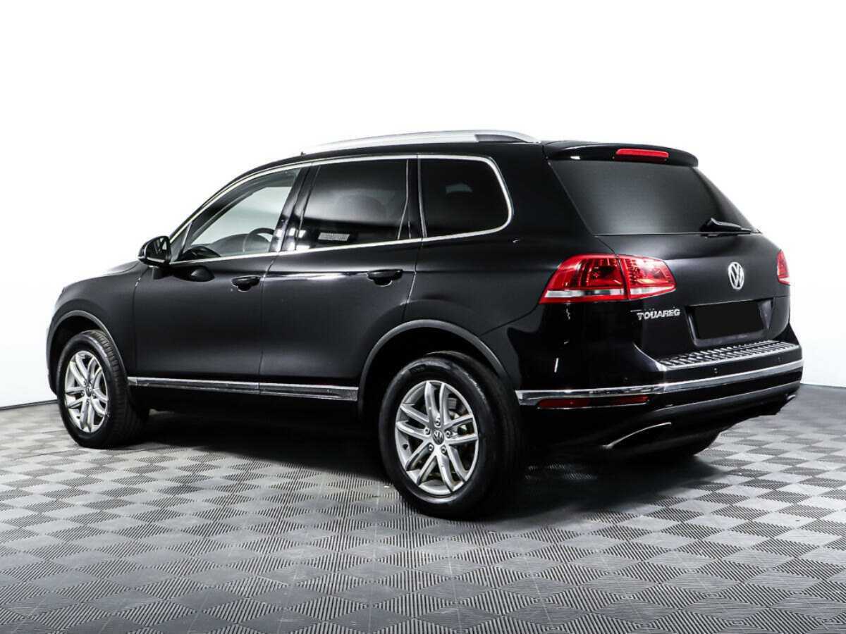 Volkswagen Touareg с пробегом — 2015 год. Фото: #6