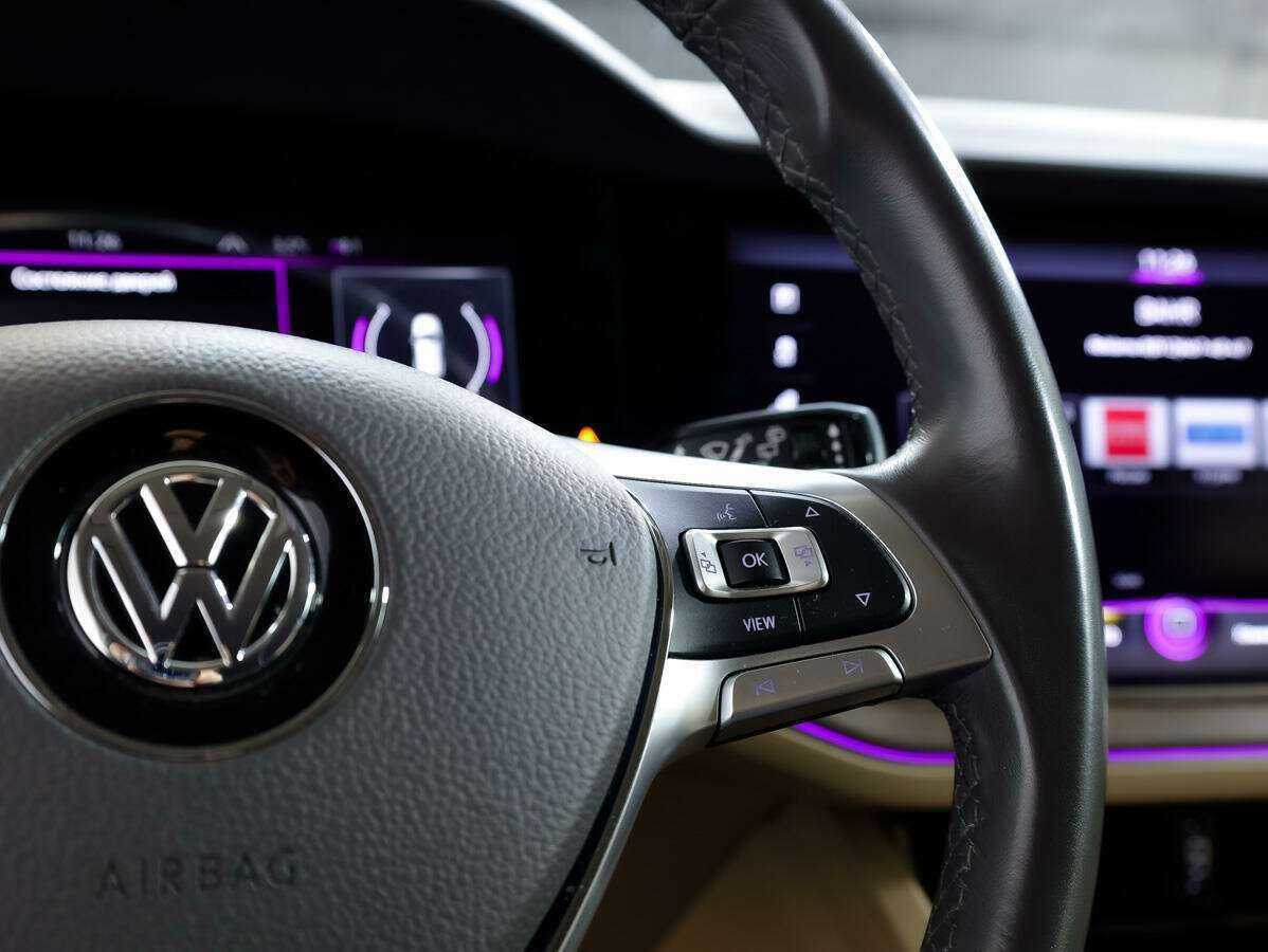 Volkswagen Touareg с пробегом — 2020 год. Фото: #20