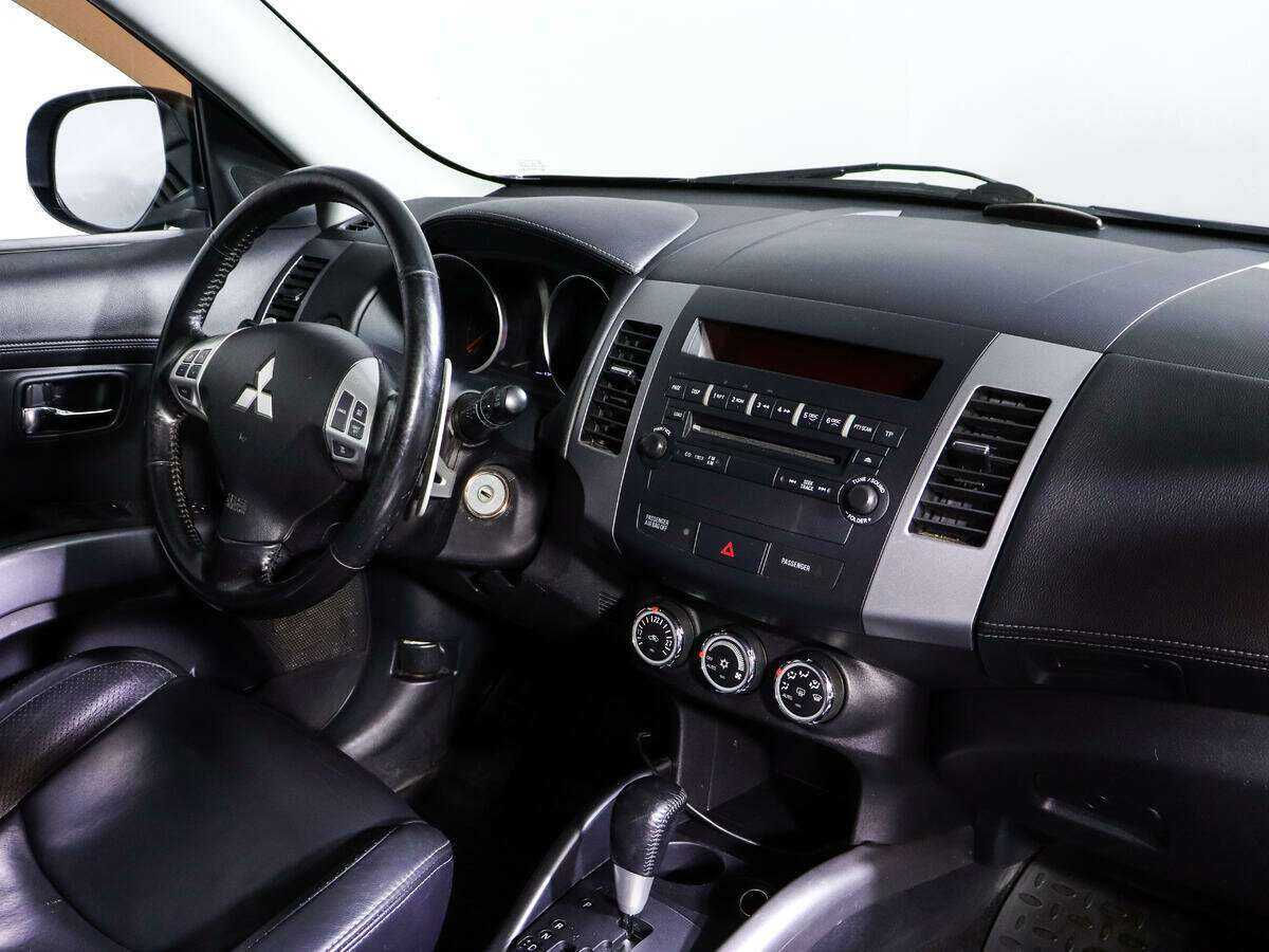 Mitsubishi Outlander с пробегом — 2011 год. Фото: #6