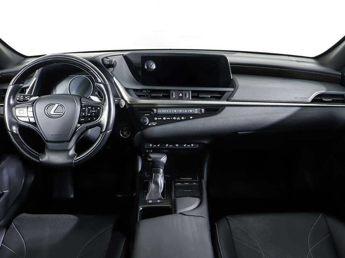 Lexus ES с пробегом — 2019 год. Фото: #8