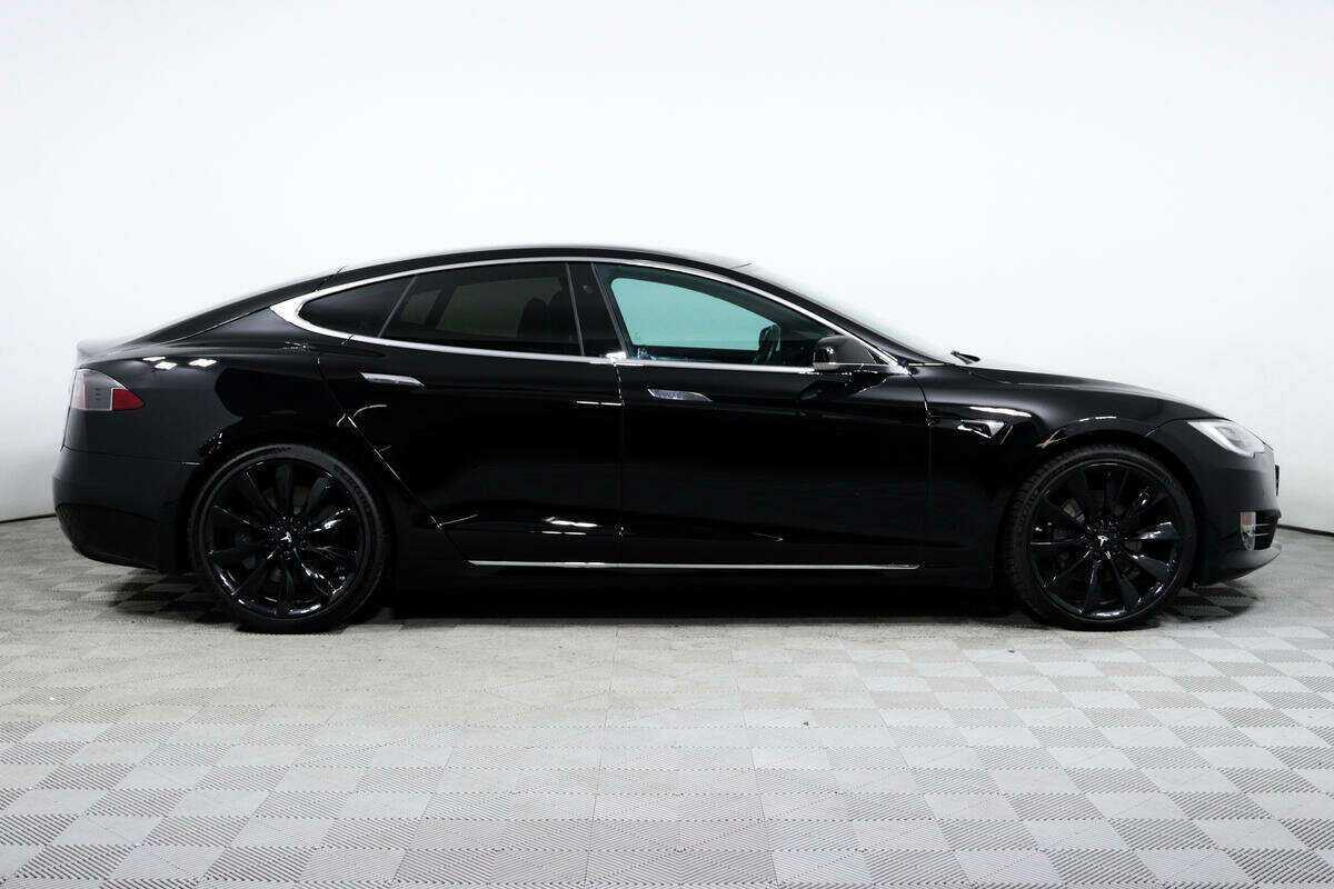 Tesla Model S с пробегом — 2020 год. Фото: #3