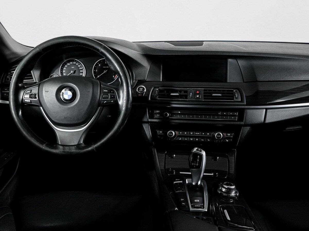 BMW 5 серии с пробегом — 2012 год. Фото: #11