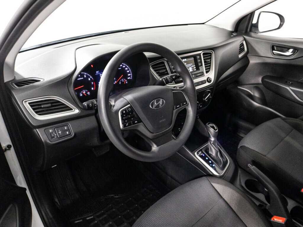 Hyundai Solaris с пробегом — 2022 год. Фото: #10