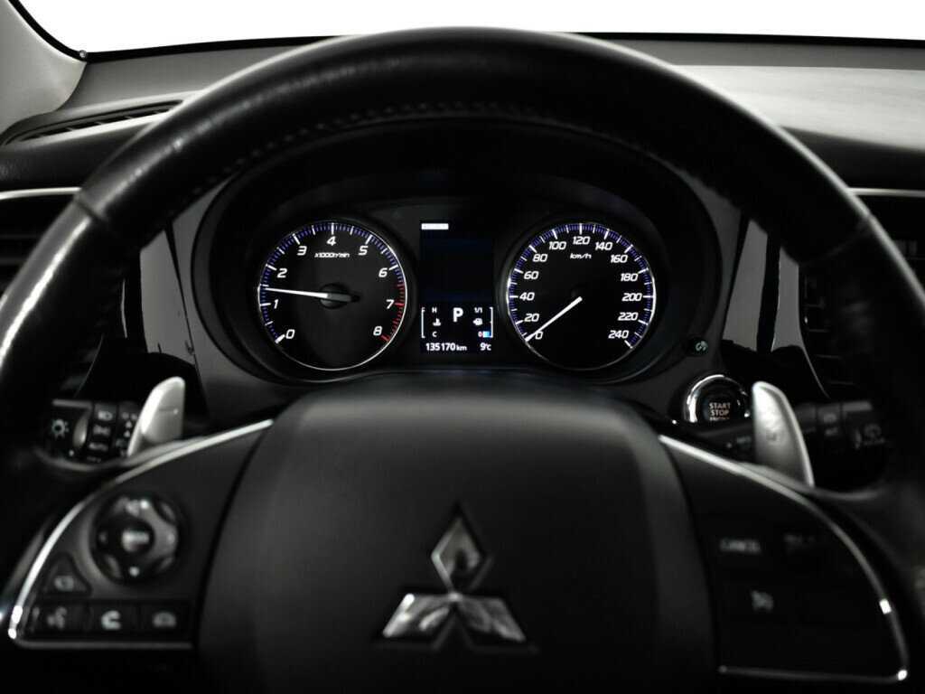 Mitsubishi Outlander с пробегом — 2018 год. Фото: #10