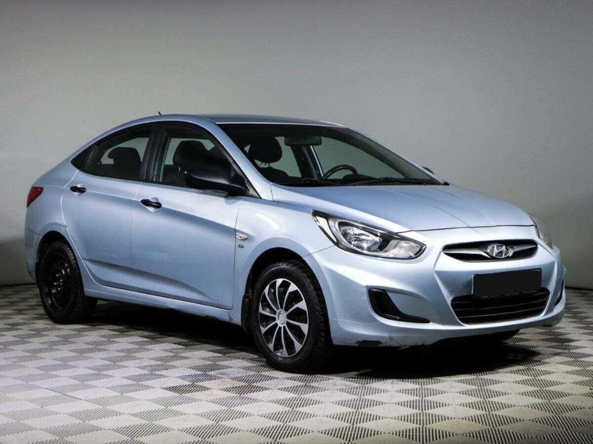 Hyundai Solaris с пробегом — 2011 год. Фото: #2