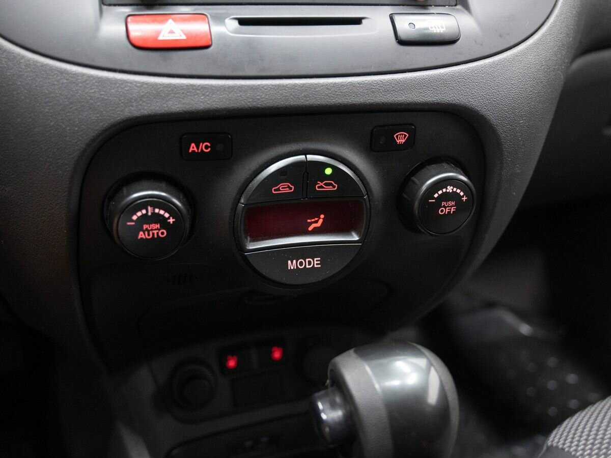 Kia Rio с пробегом — 2011 год. Фото: #17