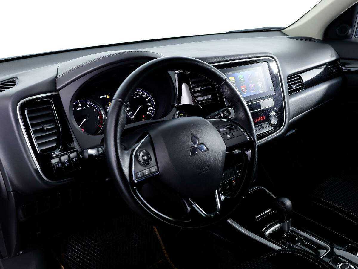 Mitsubishi Outlander с пробегом — 2018 год. Фото: #10