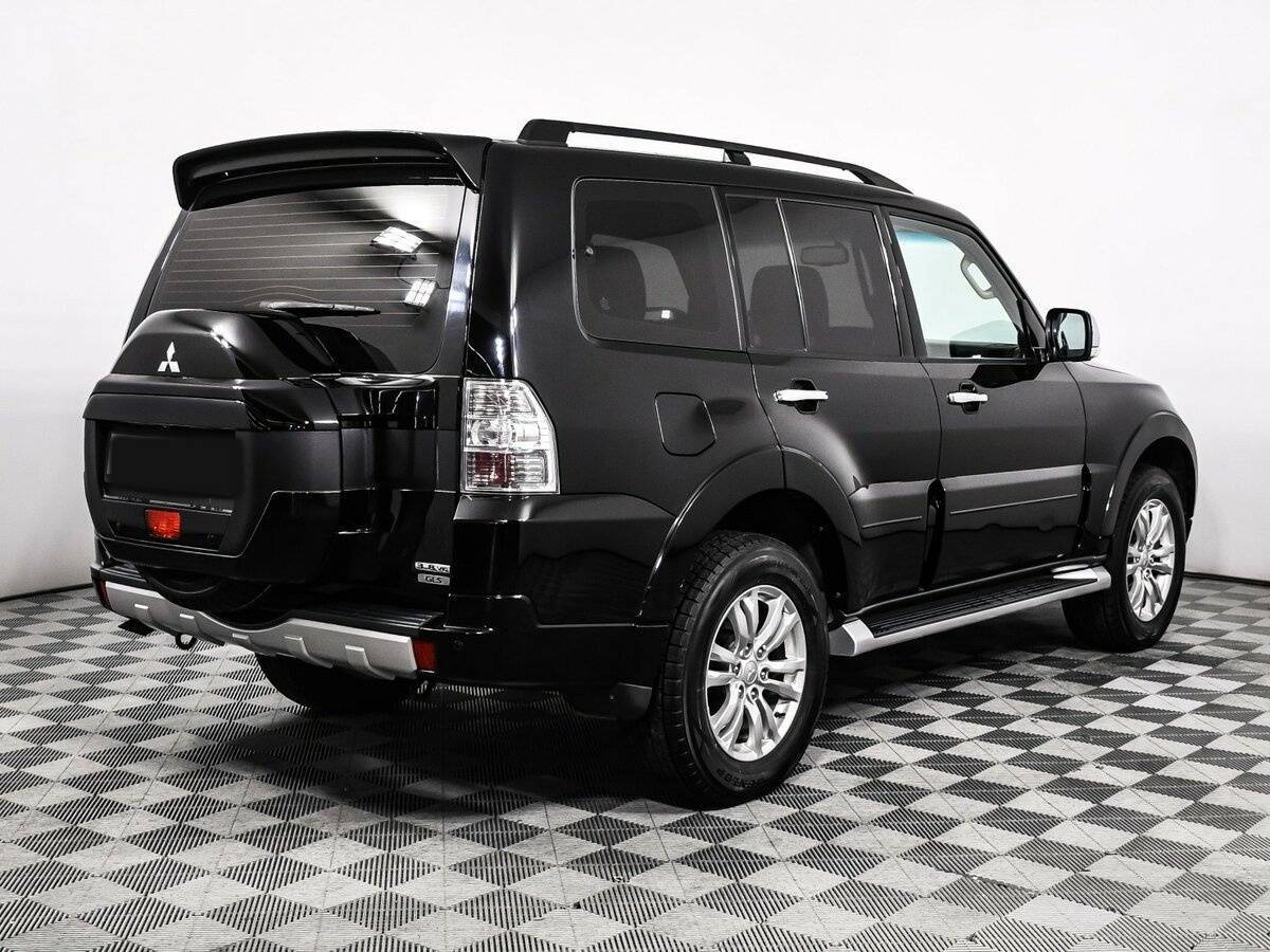 Mitsubishi Pajero с пробегом — 2017 год. Фото: #4