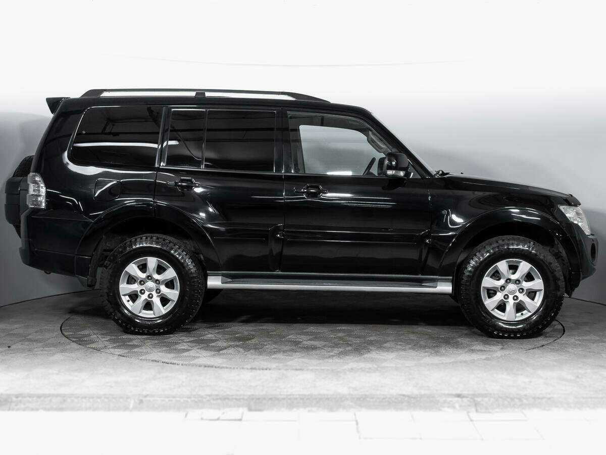 Mitsubishi Pajero с пробегом — 2011 год. Фото: #3