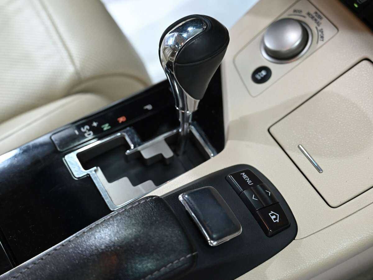 Lexus ES с пробегом — 2012 год. Фото: #13